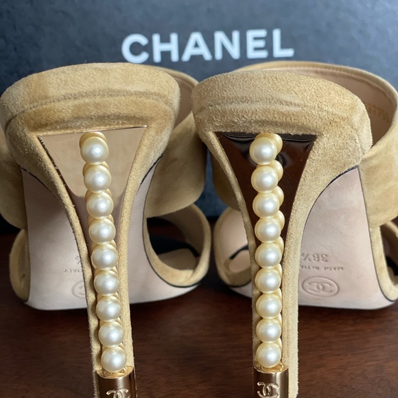 Chanel authentic heels. In suede and leather. - Picture 9 of 16